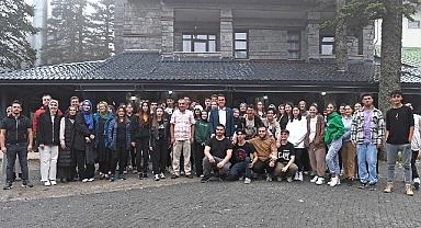 Başkan Dündar Uludağ’da öğrencilerle kampa katıldı