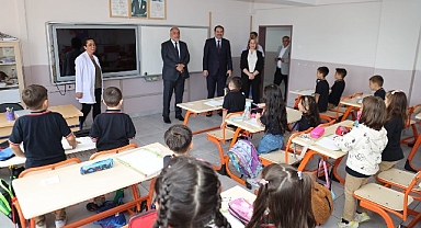 Başkan Sandıkçı: Eğitime dair yeni projeleri ilçemizde hayata geçirmeyi sürdürecek, eğitim alanına yönelik desteklerimizi arttırarak devam edeceğiz”