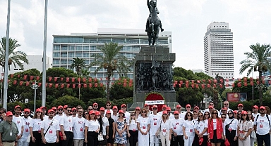 Cumhuriyetimizin 100.yılında, Koton Cumhuriyet Gönüllüleri İzmir’in Kurtuluşu’nun yıldönümünde İzmir’deydi!