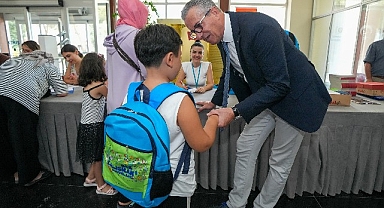 Gaziemir Belediyesi’nden bin 746 öğrenciye okul çantası