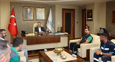 Geçici işçilerin beklediği müjdeli haberi Başkan Büyükakın duyurdu