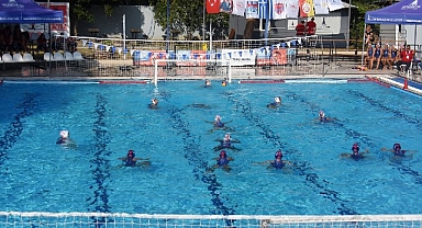 Havuzda büyük heyecan başladı
