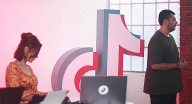 İki farklı yaratıcı topluluk TikTok'ta bir araya geldi