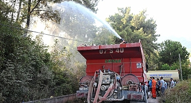 Kemer’de çıkan orman yangını korkuttu
