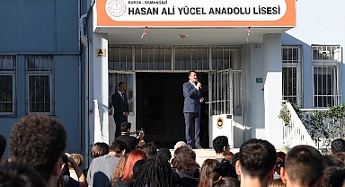 Lise öğrencilerine yardımcı kitap desteği Başkan Dündar’dan öğrencilere kitap seti