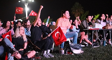 Millilerin Avrupa şampiyonluğu Sekapark'ta coşkuyla kutlandı
