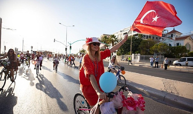 ‘Süslü Kadınlar’ Karşıyaka’da farkındalık yaratacak