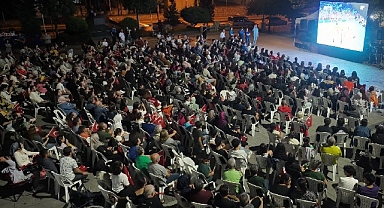 Voleybolda Milli Destanın coşkusu Gölcük Anıtpark'ı sardı