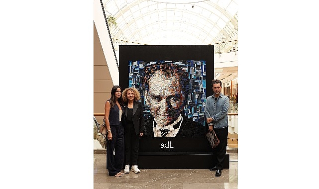 adL’nin Cumhuriyet'in 100. yılına özel anlamlı Atatürk portresi 30 ekim'e kadar istinyepark'ta sergilenecek