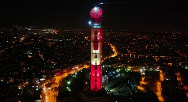 Atatürk Ankara Cumhuriyet Kulesi'nde 100. Yıla özel muhteşem ışıklandırma