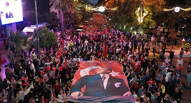 Aydınlılar Cumhuriyet'in 100. Yılı için yürüdü
