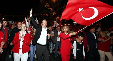 Beylikdüzü'nde binlerce kişi 100. Yıl için yürüdü