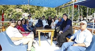 Denizli Acıpayam'dan gelen özel bireyler Antalya'ya hayran kaldı