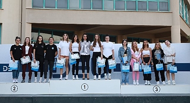 DEÜ'nün Spor Şenliği'nde dereceye girenler ödüllendirildi