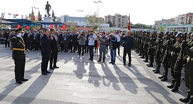 Edremit’te Cumhuriyet’in 100. Yılı coşkuyla kutlandı