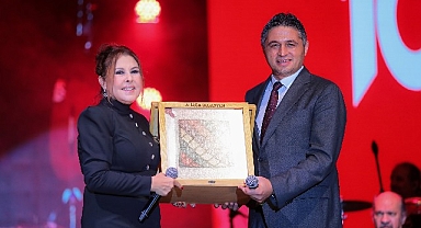 Fener Alayı, Drone Gösterisi ve Nilüfer Cumhuriyet Coşkusunu Zirveye Taşıdı