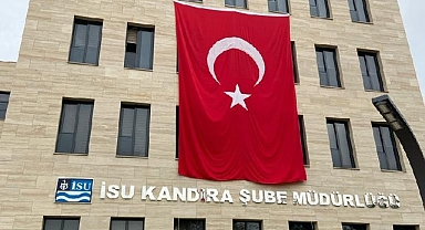 İSU, Türk Bayraklarıyla donatıldı