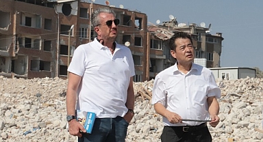 Japon Deprem Uzmanı Yoshinori Moriwaki deprem bölgesinde, özel tır “Kaşif”le eğitimlere başladı