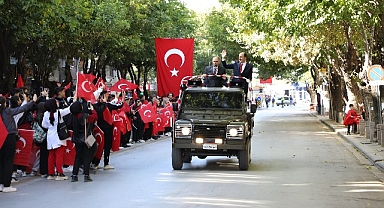 Konya Büyükşehir Konya’nın Caddelerini Şanlı Bayrağımızla Donattı