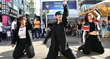 Mersinliler 5. Mersin Kushimoto Sokağı Sokak Sanatçıları Festivali’ne yoğun ilgi gösterdi