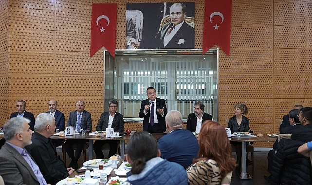 Başkan Böcek ’den hemşeri derneklerine teşekkür Başkan Böcek: ‘İşimiz çok, yolumuz uzun’