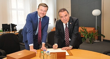 Başkan Böcek Nürnberg'i ziyaret etti