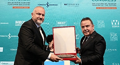 Başkan Muhittin Böcek Resort Turizm Kongresi'ne katıldı