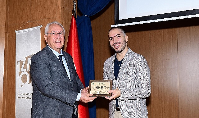 Başkan Selvitopu, “markalaşma”konulu söyleşide konuştu: “Türkiye’de ‘Karabağlar Mobilyası’nın söz sahibi olabilmesi en büyük isteğimizdir.”