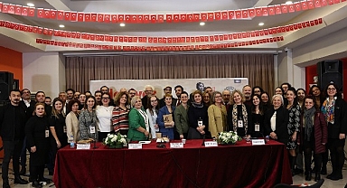 Edebiyat Savaşta Sempozyumu sona erdi