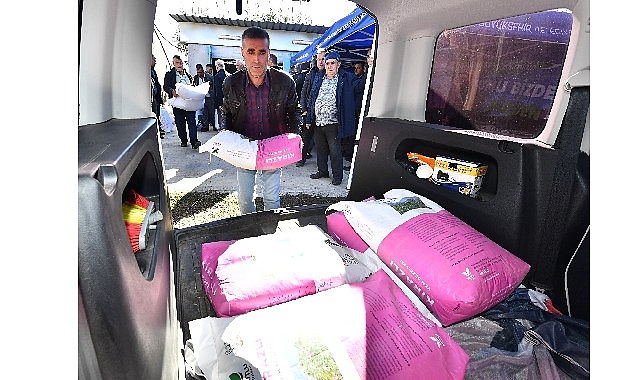 İzmir’in tarım reformu yem destekleriyle büyüyor 3 yılda 45 bin ton yem bitkisi tohumu