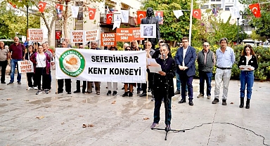 Kadın cinayetleri Seferihisar’da protesto edildi
