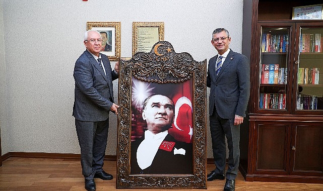 Selvitopu'dan Özel'e “hayırlı olsun” ziyareti