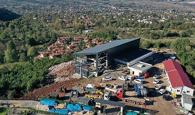 Teleferik’te ana hat boyunca haberleşme halatı