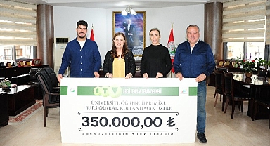 Tenis Turnuvası Geliri Balçovalı Öğrencilere Burs Oldu