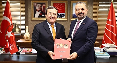 Abdül Batur İzmir Büyükşehir Belediye Başkanlığı İçin Aday Adaylığını Açıkladı