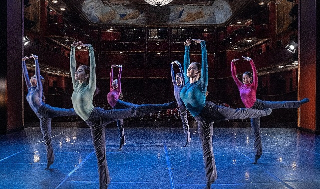 Akbank sanat'ta dansın evrensel boyutu