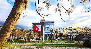 Başkan Sandal’dan yeni yıl mesajı: “2024 Bayraklı’nın yılı olsun”