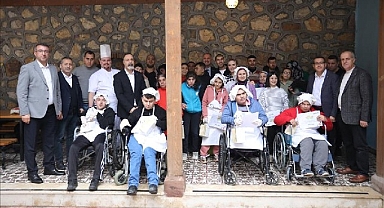 Engelsiz Şefler Maharetlerini Mutfakta Sergiledi