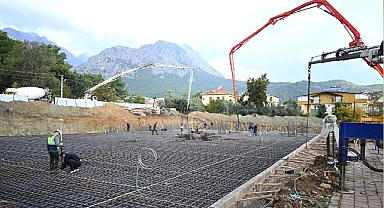 Göynük kapalı pazar yerinde beton dökümü başladı