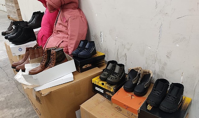 İzmir’den Hatay’a kırtasiye seti, bot ve mont desteği