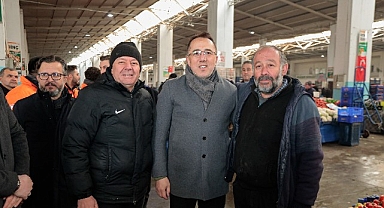 AK Parti heyetinden pazar ziyareti