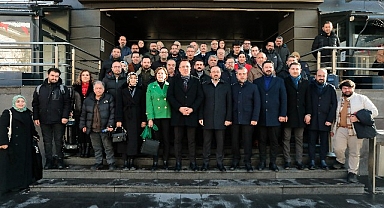 AK Parti teşkilatı basınla buluştu