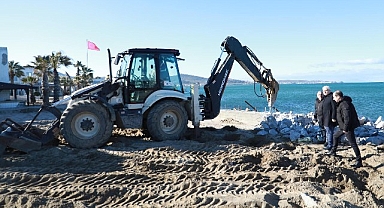 Başkan Deveciler Duyarsız Kalmadı Ören Plajı'nda Yapılan Beton Seti Yıktı