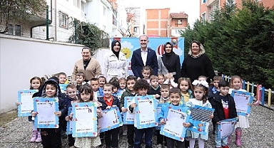 Başkan Taban Minik Öğrencilerin Karne Heyecanına Ortak Oldu