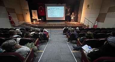 Karşıyaka sağlık söyleşilerinde otizm konuşuldu