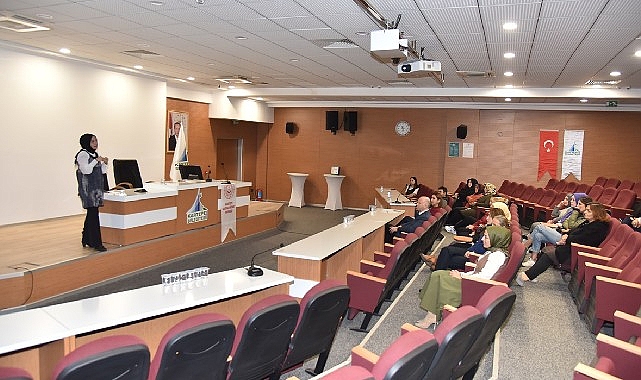 Kartepe'de mutlu aile, mutlu toplum semineri