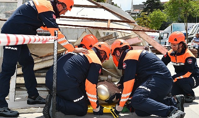 Mustafakemalpaşa'da hizmetin sınırı yok