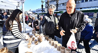 6 Şubat depreminde hayatını kaybedenler İzmir’de anıldı