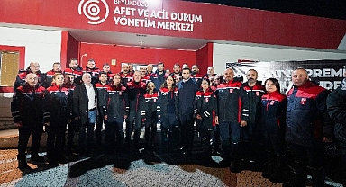 6 Şubat'ta hayatını kaybedenler 04.17'de anıldı