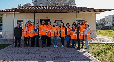 Antalya Büyükşehir sel bölgesinde vatandaşların ihtiyaçları karşılanıyor